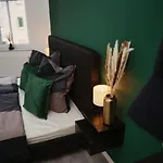 Aur Design Emerald X Balkon Premium Kingsize Free Kaffee & Wein Netflix