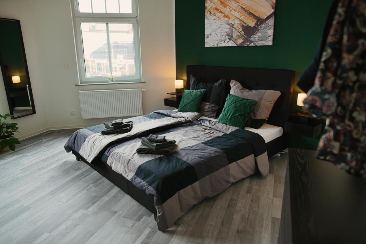 Aur Design Emerald X Balkon Premium Kingsize Free Kaffee & Wein Netflix Apartment Magdeburg