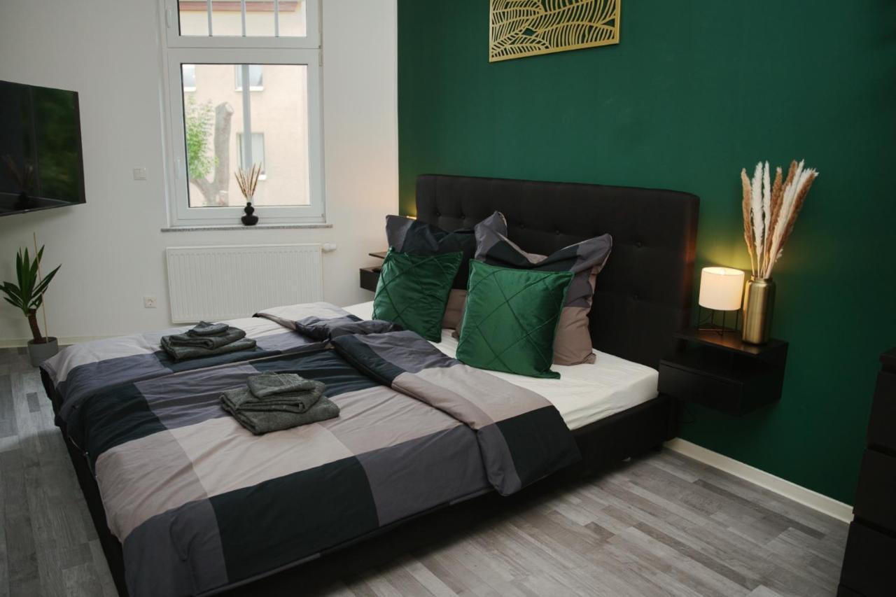 Aur Design Emerald X Balkon Premium Kingsize Free Kaffee & Wein Netflix Apartment