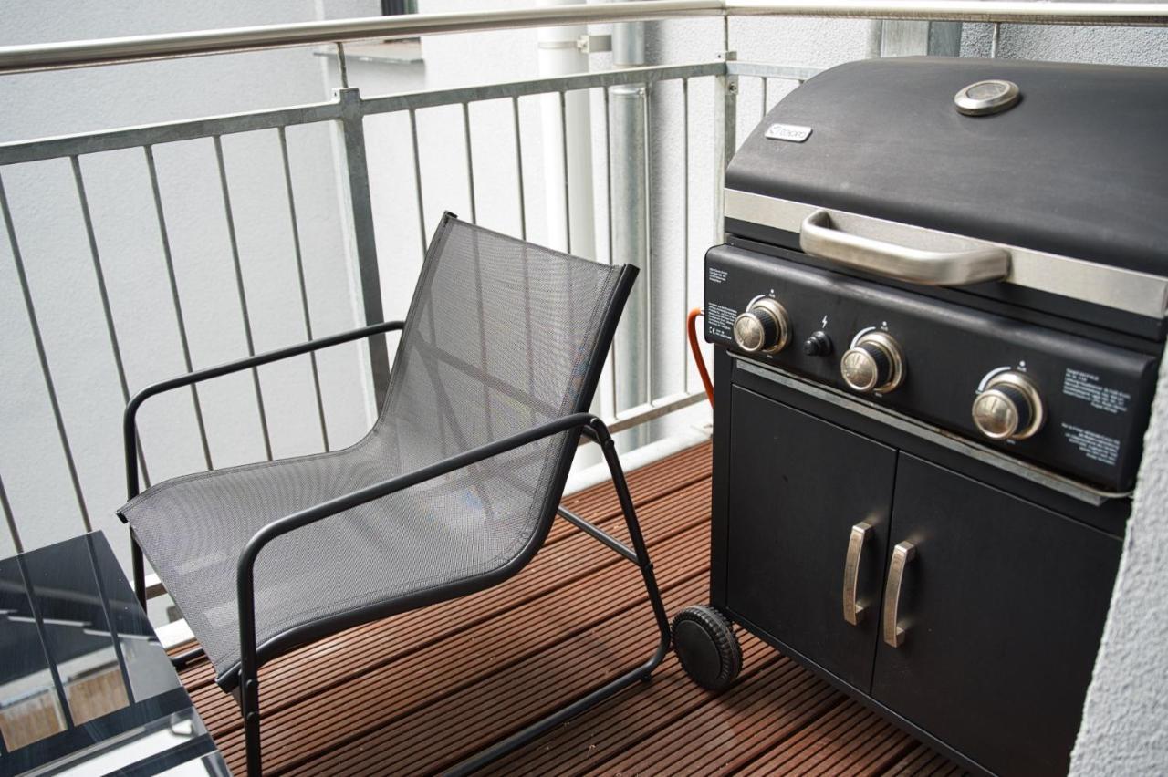 Aur Design Emerald X Balkon Premium Kingsize Free Kaffee & Wein Netflix Magdeburg